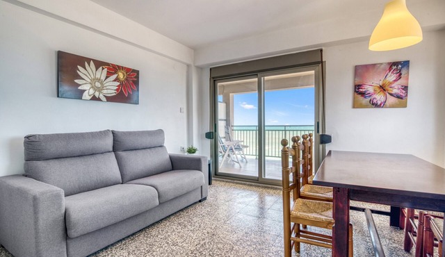 Apartment 'Voramar' with Sea View, Private Terrace and Wi-Fi