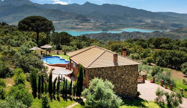 Arenosa - Two Bedroom Villa, Sleeps 4