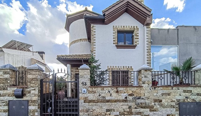 Awesome home in Jun with WiFi