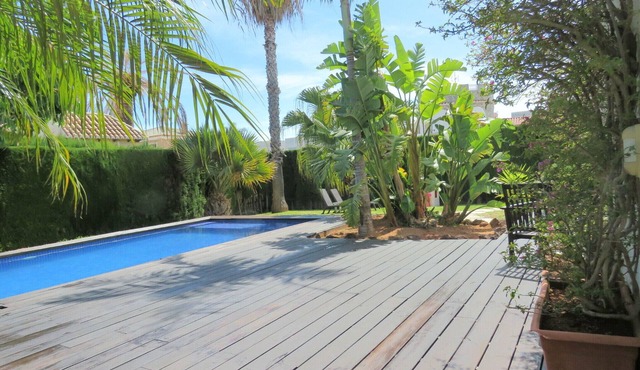 AZAHAR House. COSTA VALENCIANA, COSTA BLANCA. Garden, swimming pool, beach.