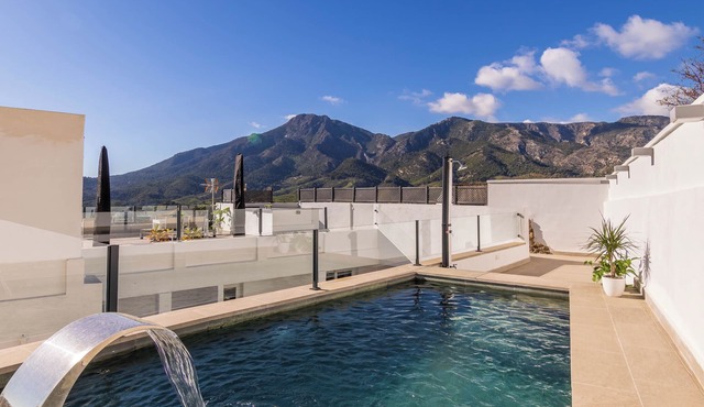 BANDERAS & SPA HIDROMASSAGE LUNA(CAMINITO DEL REY/MASSAGE ON REQUEST)