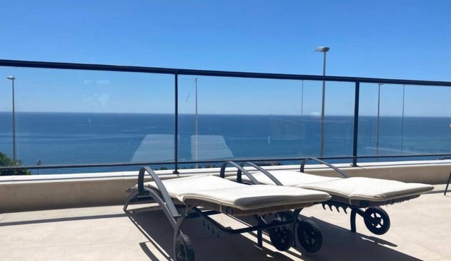 Beachfront apartment with spectacular ocean views! Relax and unwind!
