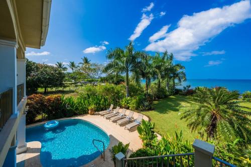 Beachfront Potrero - nice 7-BR villa, private cook included - Casa Royal in Potrero