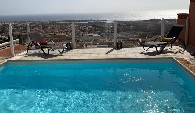 Beautiful villa with spectacular views across Caleta.