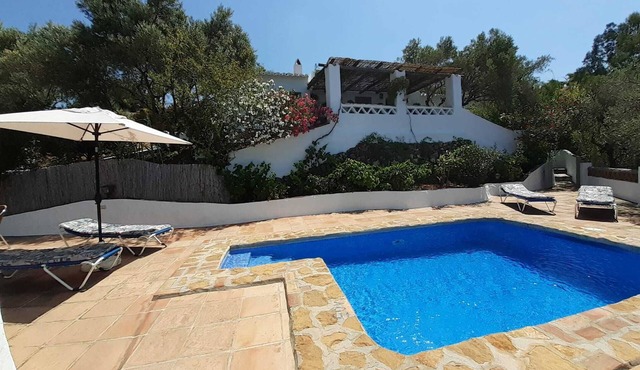 Beautiful and quiet Cottage typical Andalusian at 12 km from Nerja and beaches.
