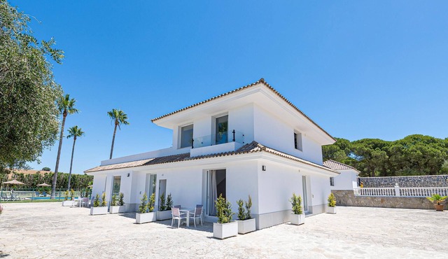 Beautiful apartment with outdoor pool, located very close to beautiful nature and only 3 km from the