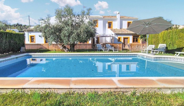 Beautiful home in Almedinilla