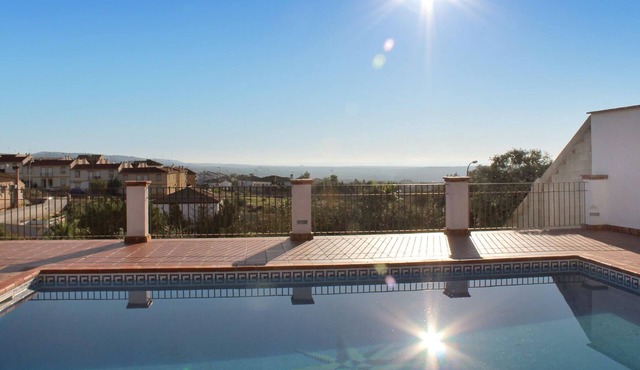 Beautiful home in Hornachuelos