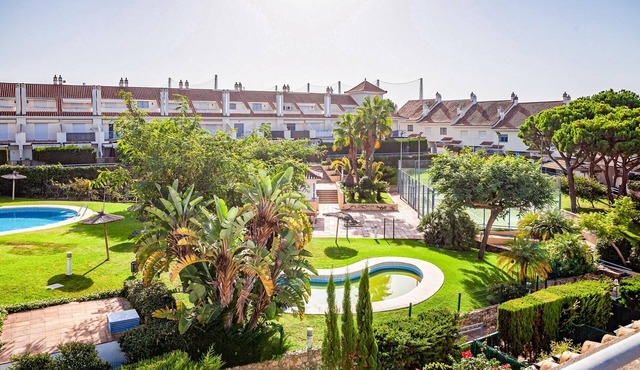 Beautiful townhouse near golf course and beach!