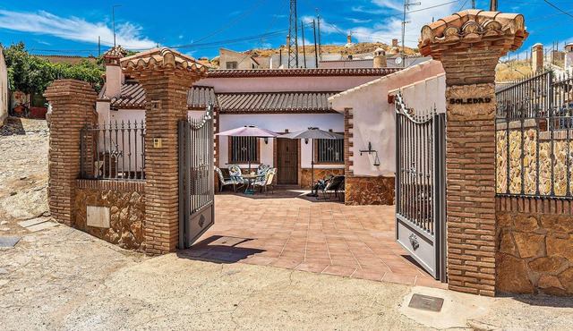 Beautiful vacation home for the whole family in Guadix in the plateau of Granada province.