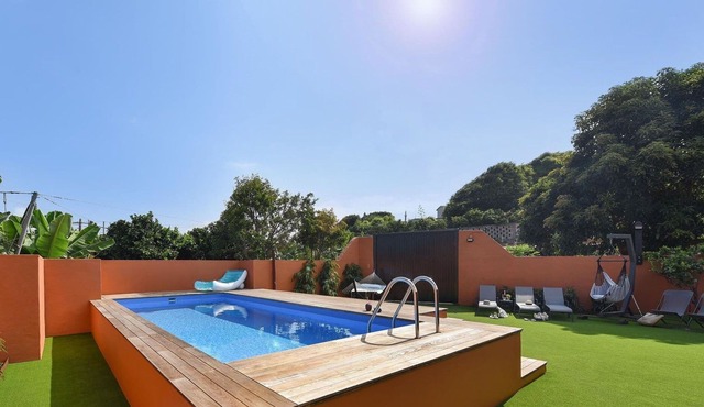 Beautiful villa for 10 guests with WIFI, pool, TV and patio