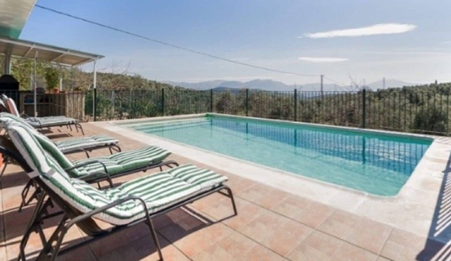 Belvilla by OYO Cortijo Rural Puerto Nuevo