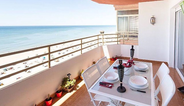 Brand-new loft, right on the beach with a pool, in Matalascañas