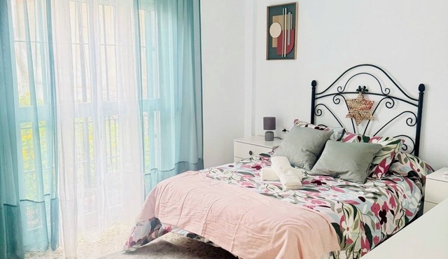 Bright House in the Heart of Dos Hermanas