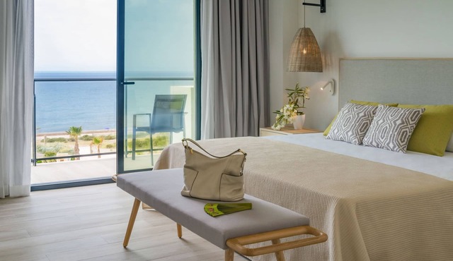 Cabogata Beach Hotel