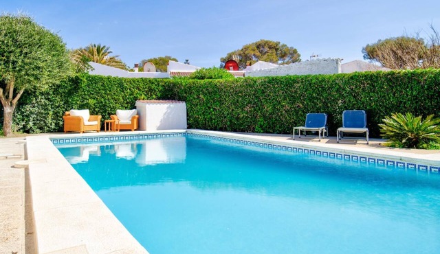 Cas Buc - Villa with pool just steps from the sea