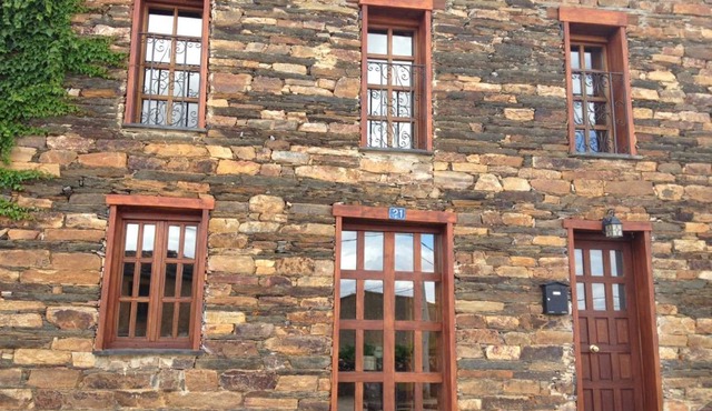 Casa de piedra en Muga de Alba