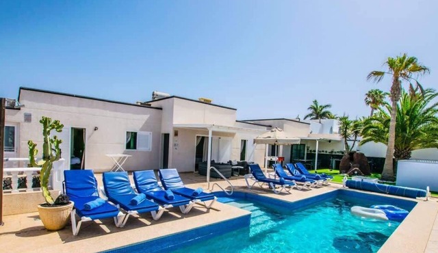 Casa Flamingo - Family Villa by Villas Now