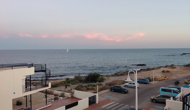 Casa Luna ;) . Semi-detached house a few steps from the sea 🌊
