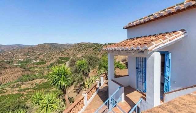 Casa Pájaros Del Este: Vacation Home in Spain with a Private Pool