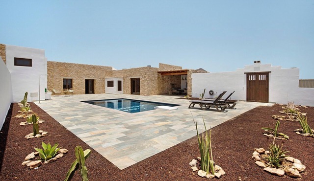Casa Rural Berrenda with Sea Views, Private Terrace, and Wi-Fi