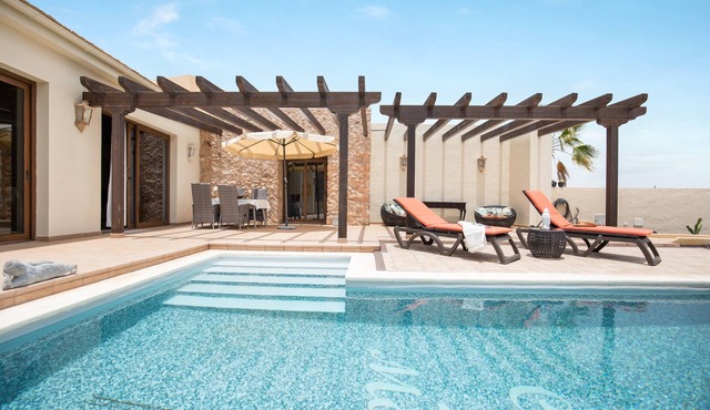‘Casa Rural La Morisca’ with Mountain Views, Pool, Wi-Fi, Garden & Air Conditioning