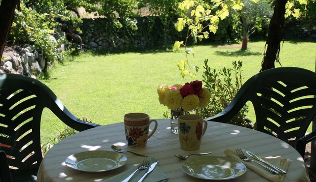 Casa Rural Lunacandeleda: mountain views, private terrace and exclusive garden