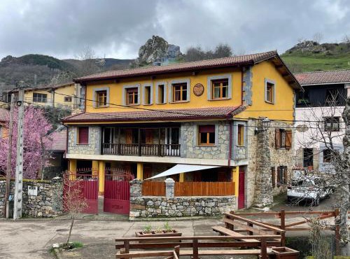 Casa Rural MONTE ROBLO