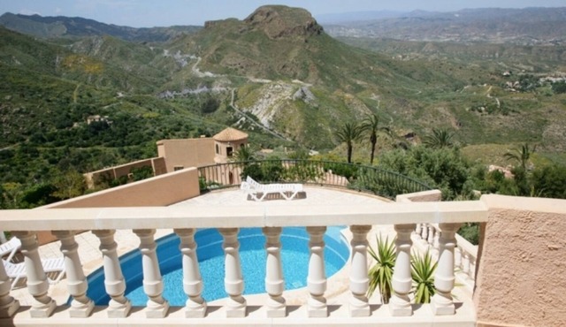 Casa Sol y Luna