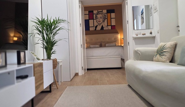 Charming 2-bedroom apartment with WiFi, AC in tranquil Alcalá de los Gazules