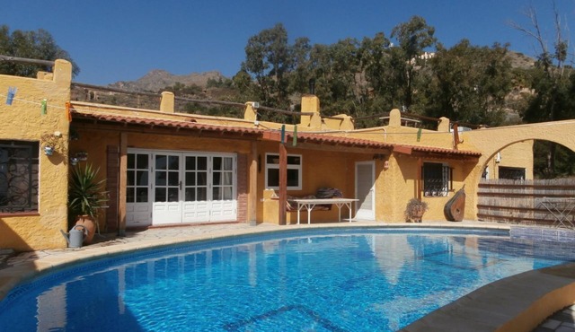 Charming villa with large private swimming pool, away from the busy beach areas