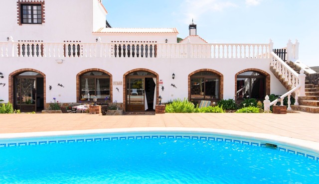 Clara Suite 2: Large Pool, Spectacular Views, Terrace & Garden in Lanzarote