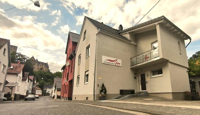 Comfortable Holiday Home by the Castle – Quiet & Close to Nature in Usingen