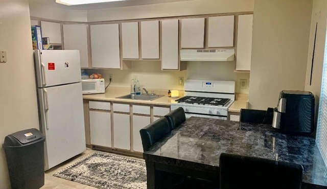 Comfortable Two Bedroom Townhome! in Middle River