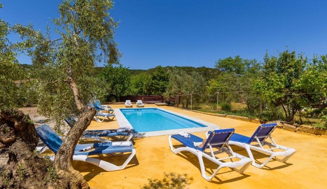 Complejo Residencial Barquero Pernía Cañete la Real by Ruralidays