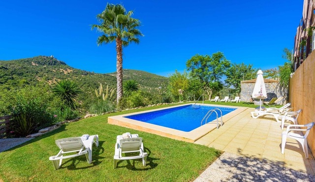Cortijo El Borbollón Prado del Rey by Ruralidays