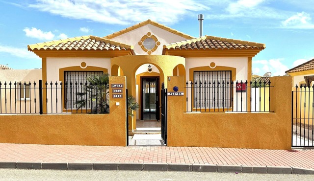 Cosy detached villa for 4 persons with private pool, family-friendly