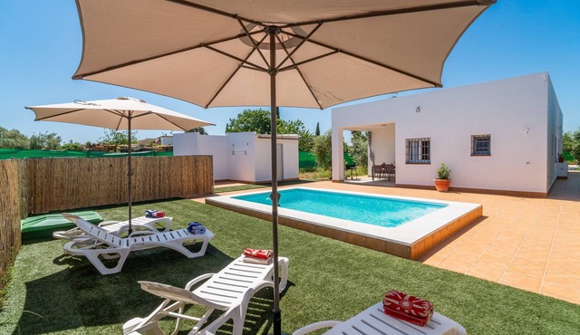 Country House 'Olivera' with Private Pool, Wi-Fi and Air Conditioning