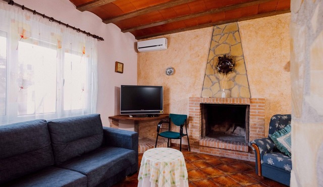 Country House 'Casa Dolores' with Mountain View, Wi-Fi and Air Conditioning