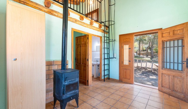 Country House 'Cabañas Rusticas 8' with Mountain View, Shared Pool and Wi-Fi in Sinarcas