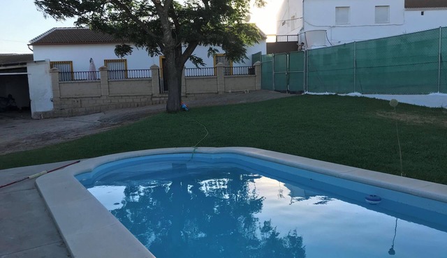 Country House 'Cortijo Vista Alegre' with Lake View, Pool & Wi-Fi