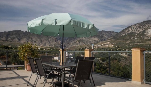 Country House "Eralta" with Mountain View, Private Pool & Wi-Fi