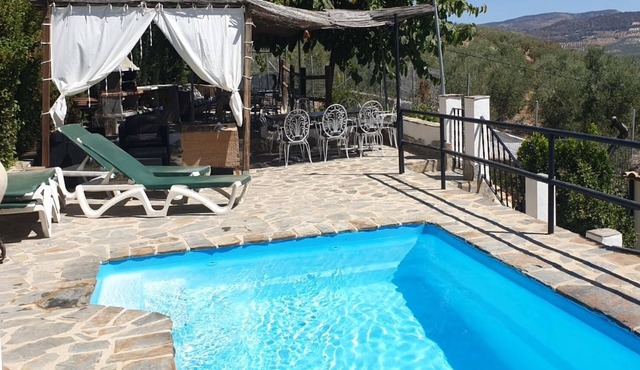 Country House 'Fuente Zagrilla' with Mountain Views, Private Pool and Air Conditioning