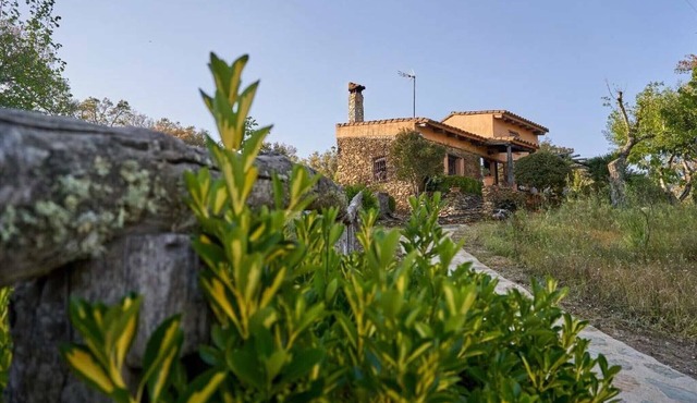 Country House 'Navalgatos' with Mountain View, Private Pool and Private Terrace