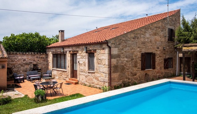 Country House 'Nueva Casa Abuela Herminia' with Private Pool, Private Terrace and Wi-Fi