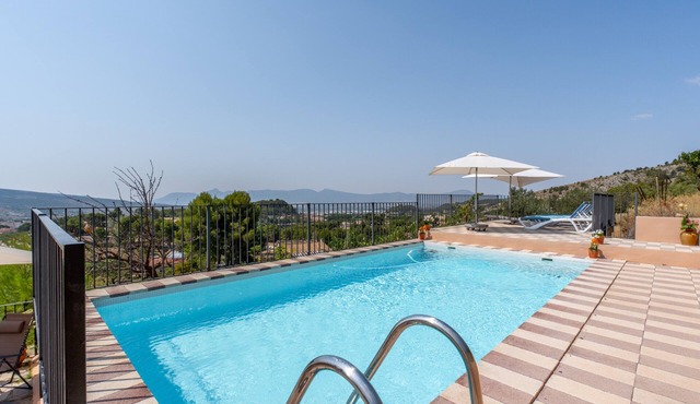 Country House 'Sol' with Mountain View, Shared Pool and Wi-Fi