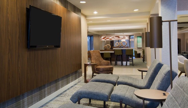 Courtyard by Marriott Springfield Airport in Springfield