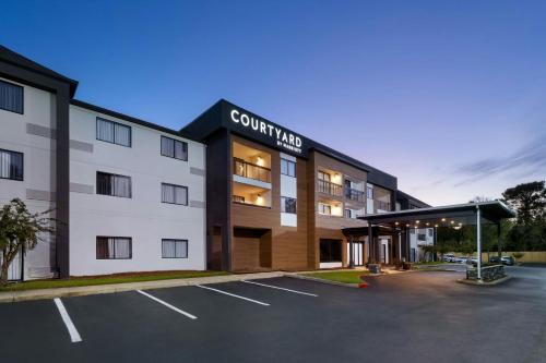 Courtyard Mobile in Mobile