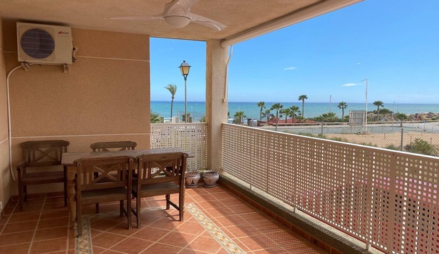 Cozy apartment on the beachfront with sea in Las gaviotas Urbanization.