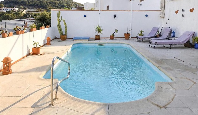 Cozy Home In El Castillo De Las Gua